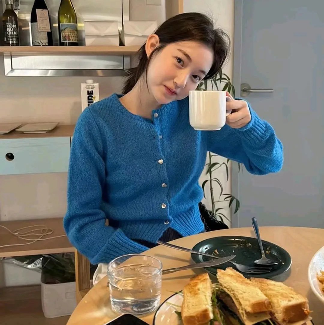 战火中的女神封面